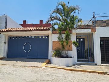 CASA EN VENTA EN LOMAS DE TRUJILLO, EMILIANO ZAPATA
