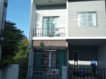 87837 - ขายทาวน์โฮม พื้นที่ 33.5 ตารางวา เดอะคัลเลอร์ส มิกซ์ รังสิต-วงแหวน ลำลูกกาคลอง 5 ปทุมธานี 10 นาที ถึง ทางด่วนกาญจนาภิเษกสาย 9