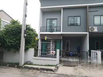 87837 - ขายทาวน์โฮม พื้นที่ 33.5 ตารางวา เดอะคัลเลอร์ส มิกซ์ รังสิต-วงแหวน ลำลูกกาคลอง 5 ปทุมธานี 10 นาที ถึง ทางด่วนกาญจนาภิเษกสาย 9
