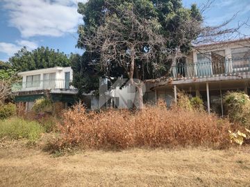 Condominio de 12 Casas y Áreas Comunes Para Remodelar a Precio de Terreno
