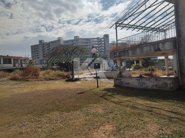 Condominio de 12 Casas y Áreas Comunes Para Remodelar a Precio de Terreno