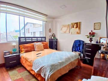 DEPARTAMENTO EN UBICACIÓN ESTRATÉGICA TRAS QUICENTRO SHOPPING, AMPLIO Y LUMINOSO EN VENTA BATAN BAJO - LA CAROLINA - QUITO NORTE