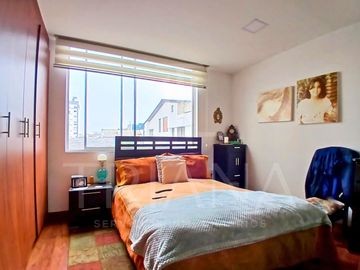 DEPARTAMENTO EN UBICACIÓN ESTRATÉGICA TRAS QUICENTRO SHOPPING, AMPLIO Y LUMINOSO EN VENTA BATAN BAJO - LA CAROLINA - QUITO NORTE