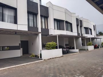 Rumah Dijual Murah Di Cirendeu Tangsel Dekat Stasiun MRT Lebak Bulus Nego
