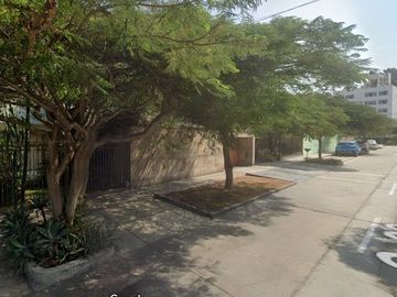 GRAN OPORTUNIDAD PARA INVERSIONISTAS SE VENDE CASA COMO TERRENO