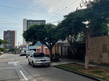GRAN OPORTUNIDAD PARA INVERSIONISTAS SE VENDE CASA COMO TERRENO
