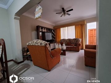 SE VENDE HERMOSA CASA CÉNTRICA EN URBANIZACIÓN SAN ISIDRO DE ICA!