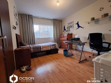 SE VENDE HERMOSA CASA CÉNTRICA EN URBANIZACIÓN SAN ISIDRO DE ICA!