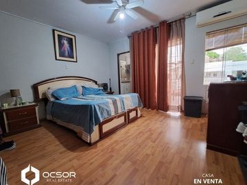 SE VENDE HERMOSA CASA CÉNTRICA EN URBANIZACIÓN SAN ISIDRO DE ICA!