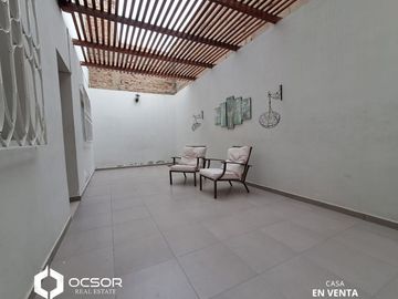 SE VENDE HERMOSA CASA CÉNTRICA EN URBANIZACIÓN SAN ISIDRO DE ICA!
