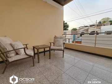 SE VENDE HERMOSA CASA CÉNTRICA EN URBANIZACIÓN SAN ISIDRO DE ICA!