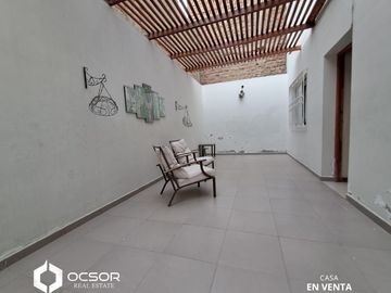 SE VENDE HERMOSA CASA CÉNTRICA EN URBANIZACIÓN SAN ISIDRO DE ICA!