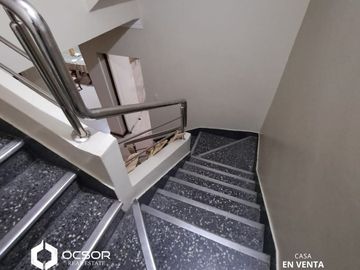 SE VENDE HERMOSA CASA CÉNTRICA EN URBANIZACIÓN SAN ISIDRO DE ICA!