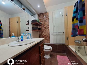 SE VENDE HERMOSA CASA CÉNTRICA EN URBANIZACIÓN SAN ISIDRO DE ICA!