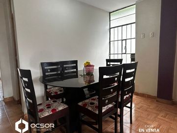 Casa a pasos de la plaza mayor de Santiago y panamericana sur!!