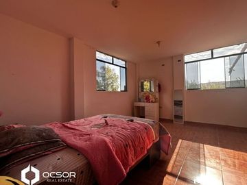 Casa a pasos de la plaza mayor de Santiago y panamericana sur!!