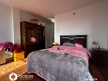 Casa a pasos de la plaza mayor de Santiago y panamericana sur!!