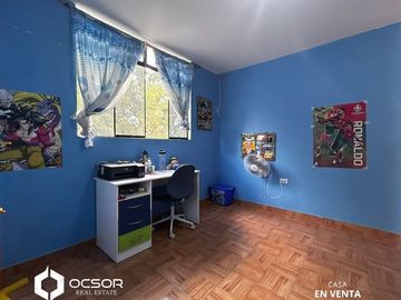 Casa a pasos de la plaza mayor de Santiago y panamericana sur!!