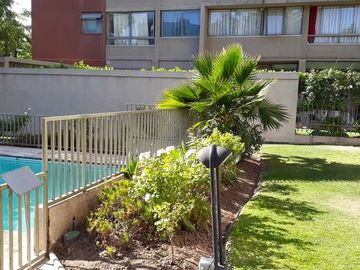 GENERAL PRIETO, INDEPENDENCIA, 56 m2, 2 DORMITORIOS, 1 BAÑO, ESTACIONAMIENTO, BODEGA, PISCINA CON JARDÍN.