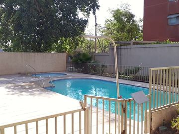 GENERAL PRIETO, INDEPENDENCIA, 56 m2, 2 DORMITORIOS, 1 BAÑO, ESTACIONAMIENTO, BODEGA, PISCINA CON JARDÍN.