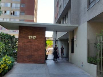 GENERAL PRIETO, INDEPENDENCIA, 56 m2, 2 DORMITORIOS, 1 BAÑO, ESTACIONAMIENTO, BODEGA, PISCINA CON JARDÍN.