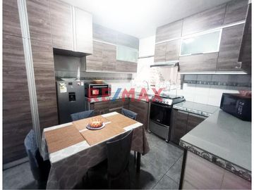 Duplex En Ate Con 4 Amplias Habitaciones Y Terraza