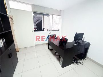 Duplex En Ate Con 4 Amplias Habitaciones Y Terraza
