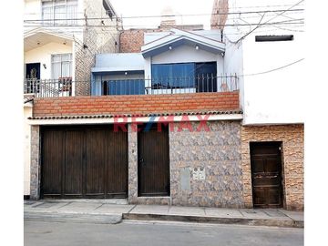 Duplex En Ate Con 4 Amplias Habitaciones Y Terraza