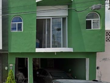 VENTA DE CASA EN CALLE EL SALTO, RIBERAS DEL RIO, GUADALUPE, NUEVO LEON