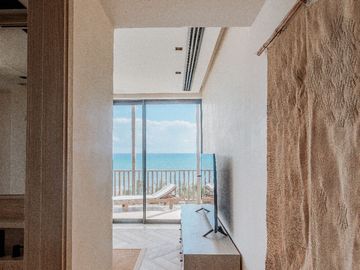 Departamento de 3 habitaciones desarrollo frente al mar Playa del Carmen
