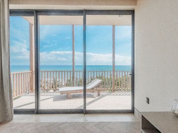 Departamento de 3 habitaciones desarrollo frente al mar Playa del Carmen
