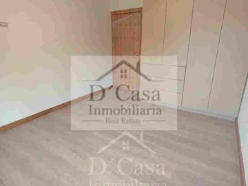 CASA DE ARRIENDO - 4 Dormitorios 2garajes jardín en Urbanización Privada