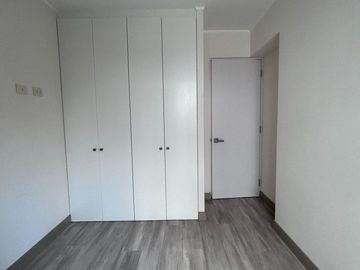 Moderno Departamento + Estacionamiento - A 1 Cuadra Del Parque El Olivar