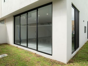 HERMOSA CASA EN VENTA A ESTRENAR PARQUES VALLARTA