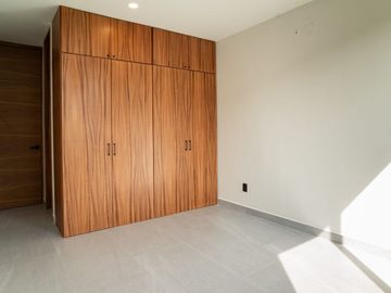 HERMOSA CASA EN VENTA A ESTRENAR PARQUES VALLARTA