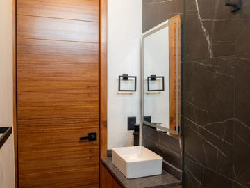 HERMOSA CASA EN VENTA A ESTRENAR PARQUES VALLARTA