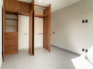 HERMOSA CASA EN VENTA A ESTRENAR PARQUES VALLARTA