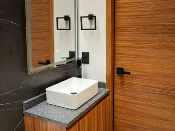 HERMOSA CASA EN VENTA A ESTRENAR PARQUES VALLARTA