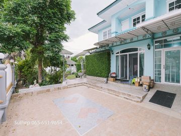 Hot Deal! Only 7.9 Million Baht Corner 2-storey detached house with built-in furniture, move-in ready, located in Plearnjai Village 2, near Laemtong S