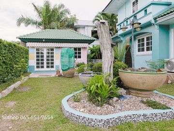 Hot Deal! Only 7.9 Million Baht Corner 2-storey detached house with built-in furniture, move-in ready, located in Plearnjai Village 2, near Laemtong S