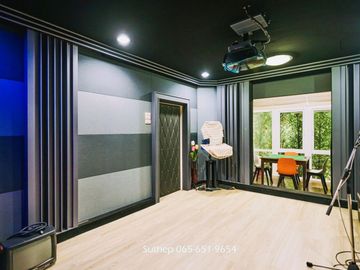 Hot Deal! Only 7.9 Million Baht Corner 2-storey detached house with built-in furniture, move-in ready, located in Plearnjai Village 2, near Laemtong S
