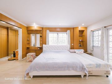 Hot Deal! Only 7.9 Million Baht Corner 2-storey detached house with built-in furniture, move-in ready, located in Plearnjai Village 2, near Laemtong S