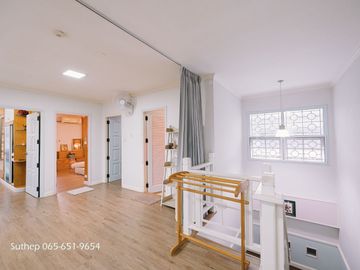 Hot Deal! Only 7.9 Million Baht Corner 2-storey detached house with built-in furniture, move-in ready, located in Plearnjai Village 2, near Laemtong S