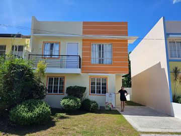 4BR SINGLE ATTACHED HOUSE AND LOT IN IMUS CAVITE