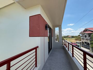 DASMARINAS SINGLE ATTACHED HOUSE AND LOT WITH BALCONY ALONG GOVERNOR'S DRIVE