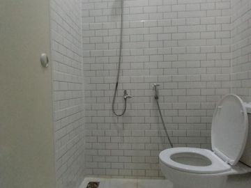 For Sale House in Depok Bedahan on the Side of Bungsan Highway SHM