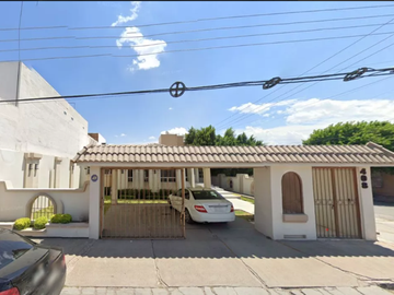 Casa A La Venta En Navarro, Torreon, Coahuila, Remate Adjudicado