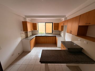 VENDO CASA EN SAMBORONDON CIUDAD CELESTE 4 DORMITORIOS.