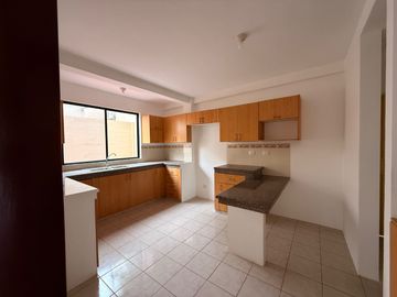 VENDO CASA EN SAMBORONDON CIUDAD CELESTE 4 DORMITORIOS.
