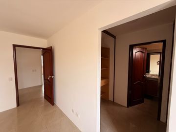 VENDO CASA EN SAMBORONDON CIUDAD CELESTE 4 DORMITORIOS.